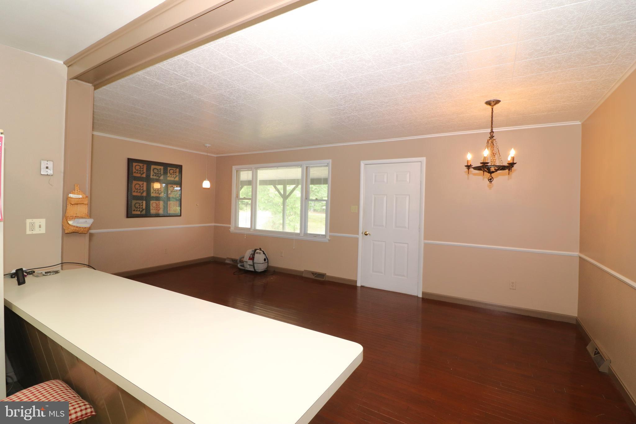 7652 Riverside Farm Road Marshall, VA 20115 - Photo 11 of 44 Kitchen looking into living room