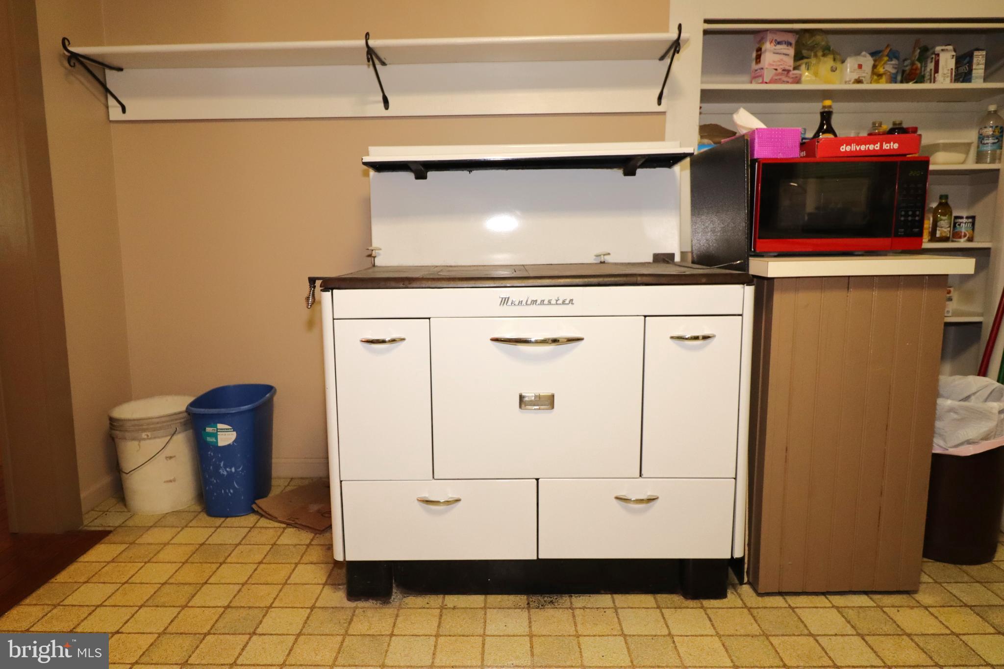 7652 Riverside Farm Road Marshall, VA 20115 - Photo 14 of 44 Wood burning cookstove