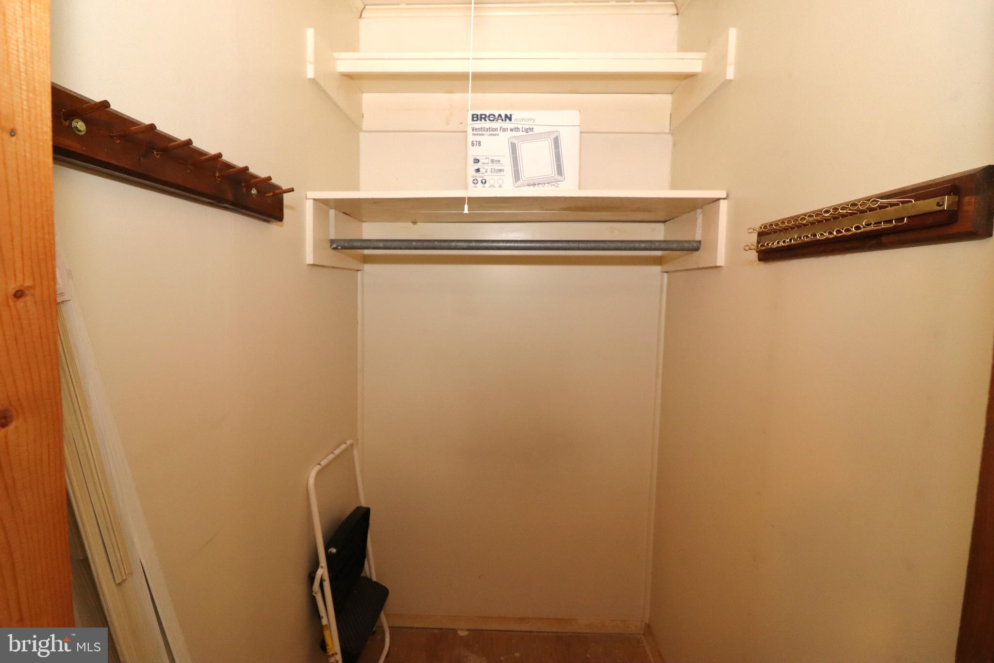 7652 Riverside Farm Road Marshall, VA 20115 - Photo 23 of 44 Primary bedroom WIC