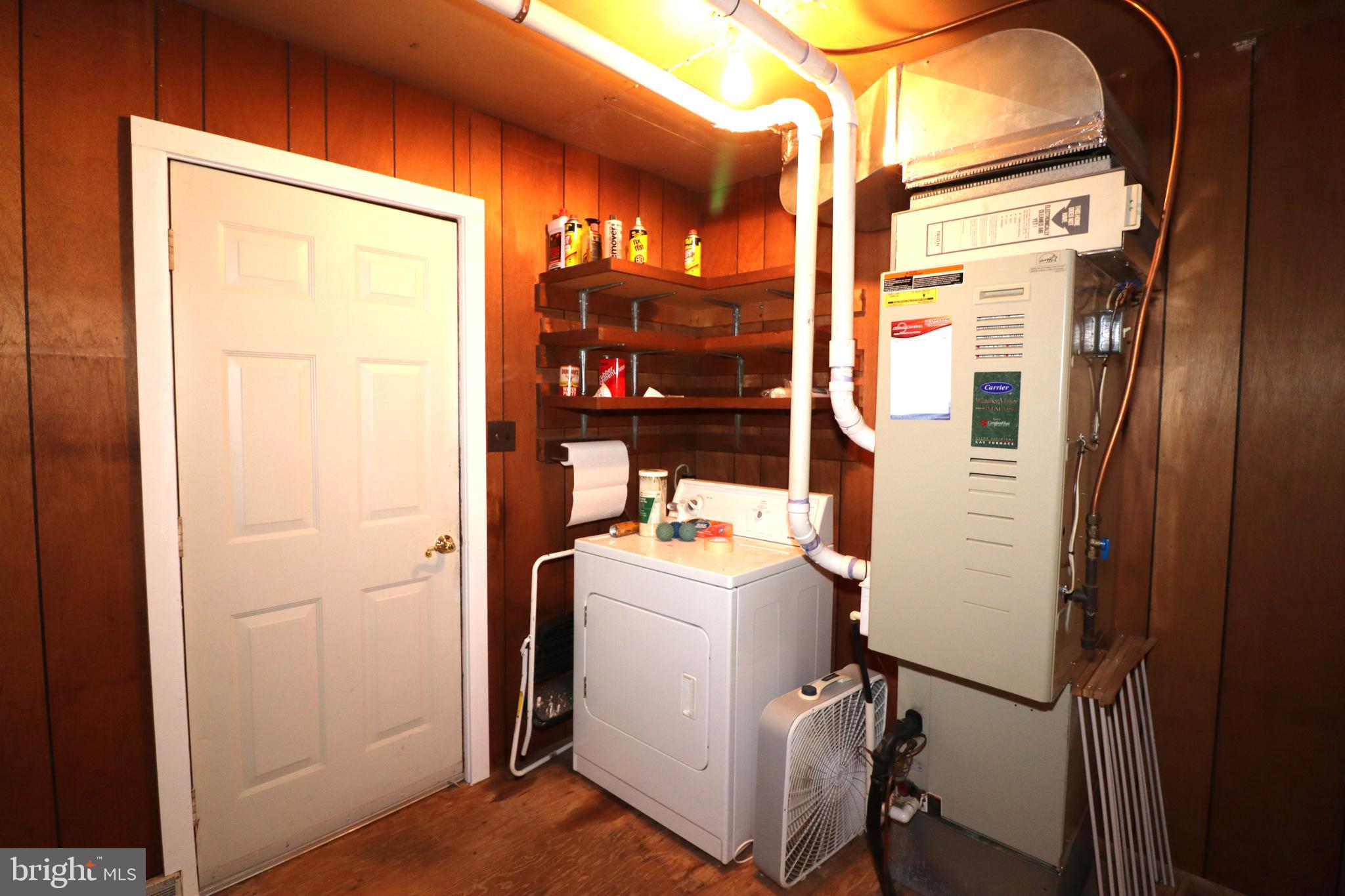 7652 Riverside Farm Road Marshall, VA 20115 - Photo 33 of 44 Utility/Laundry Room