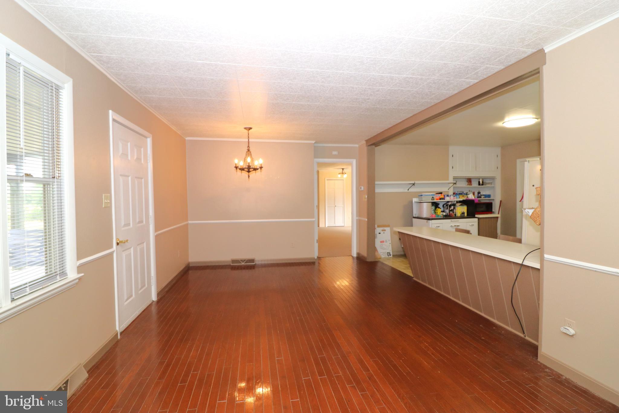 7652 Riverside Farm Road Marshall, VA 20115 - Photo 9 of 44 Living room adjoins kitchen