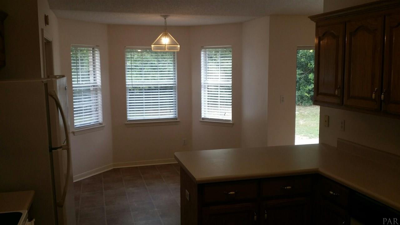 5840 Pebble Ridge Drive Milton, FL 32583 - Photo 6 of 15 Gallery Image 6