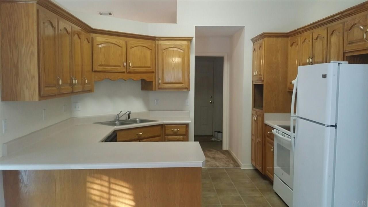 5840 Pebble Ridge Drive Milton, FL 32583 - Photo 8 of 15 Gallery Image 8