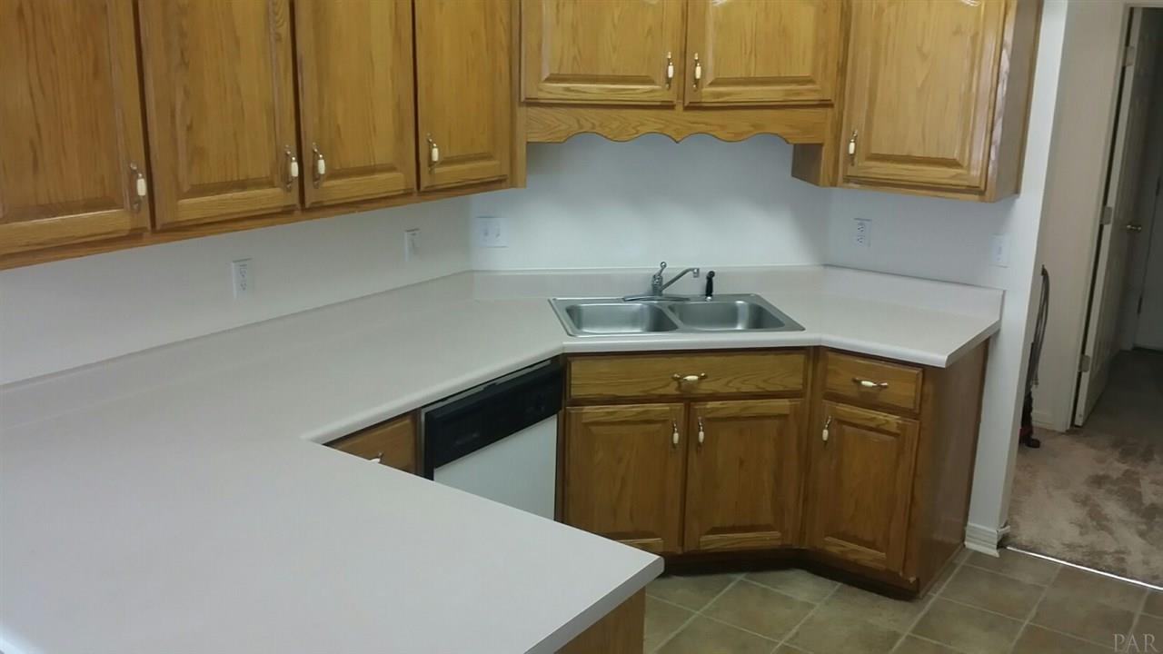 5840 Pebble Ridge Drive Milton, FL 32583 - Photo 9 of 15 Gallery Image 9