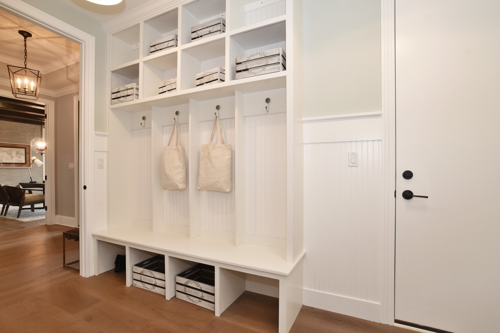 180 Orchard Circle Lake Forest, IL 60045 - Photo 2 of 15 a room with table