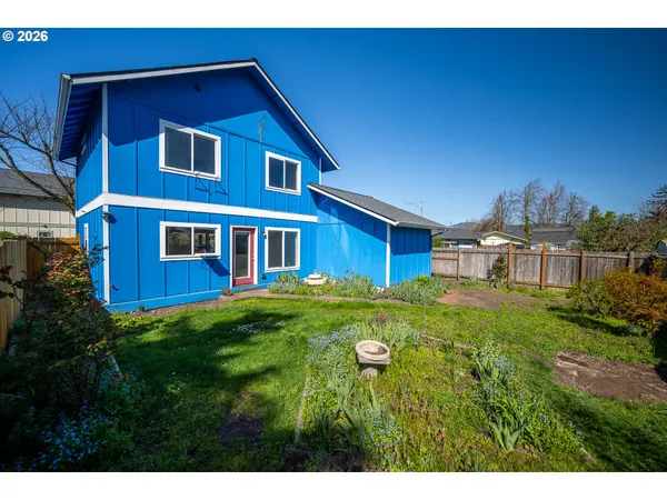 $305,000 | 207 35th Street, Springfield, OR 97478