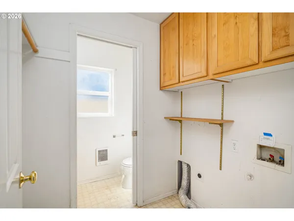 $305,000 | 207 35th Street, Springfield, OR 97478