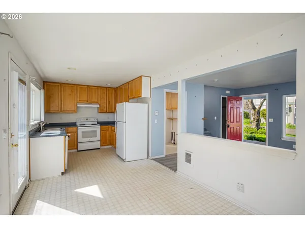 $305,000 | 207 35th Street, Springfield, OR 97478