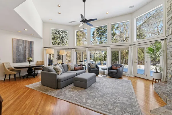 $2,250,000 | 45 Gideons Point Road, Tonka Bay, MN 55331