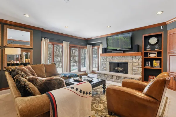 $2,250,000 | 45 Gideons Point Road, Tonka Bay, MN 55331
