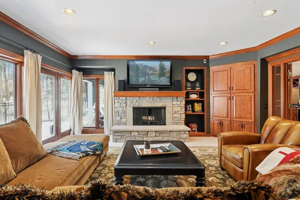 $2,250,000 | 45 Gideons Point Road, Tonka Bay, MN 55331