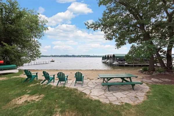 $2,250,000 | 45 Gideons Point Road, Tonka Bay, MN 55331