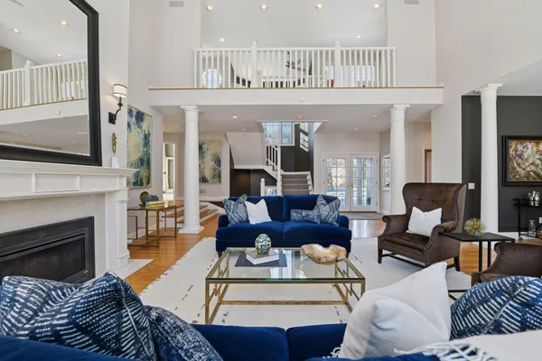 $2,250,000 | 45 Gideons Point Road, Tonka Bay, MN 55331