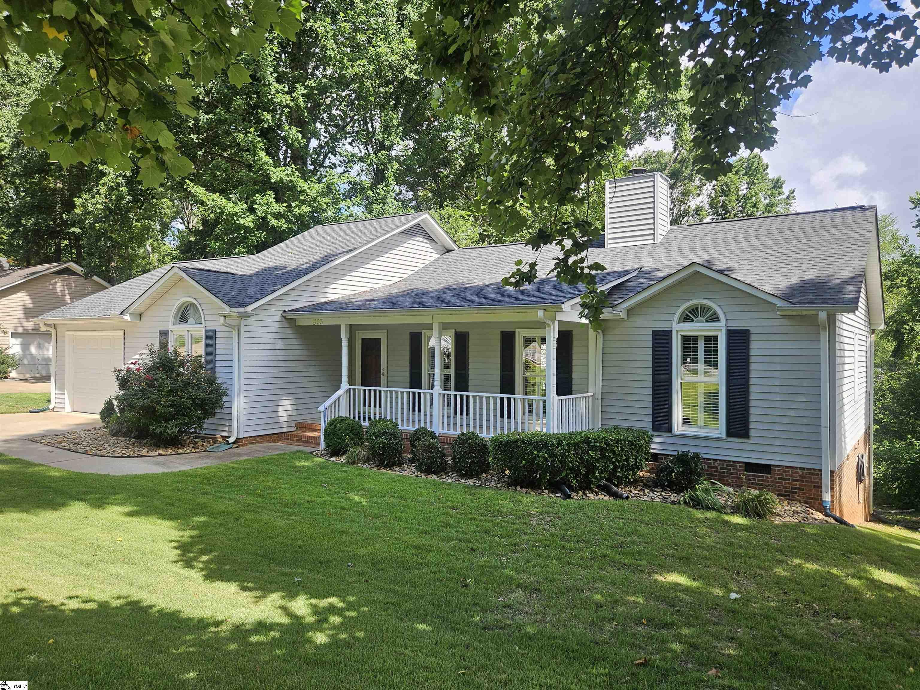 803 Dillard Road Greer, SC 29650 - Photo 2 of 33