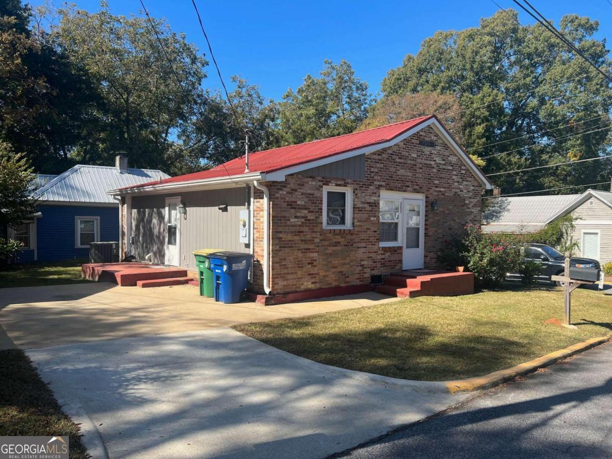 285 Savannah Avenue Athens, GA 30601 - Photo 2 of 9 a view of a house with backyard