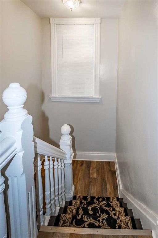 97 Royal Street Pittsburgh, PA 15212 - Photo 17 of 24 a bathroom with a window