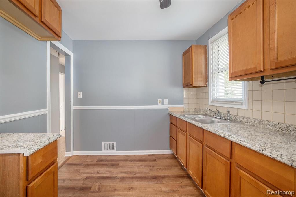 4936 Howe Road Wayne, MI 48184 - Photo 8 of 23 Gallery Image 8