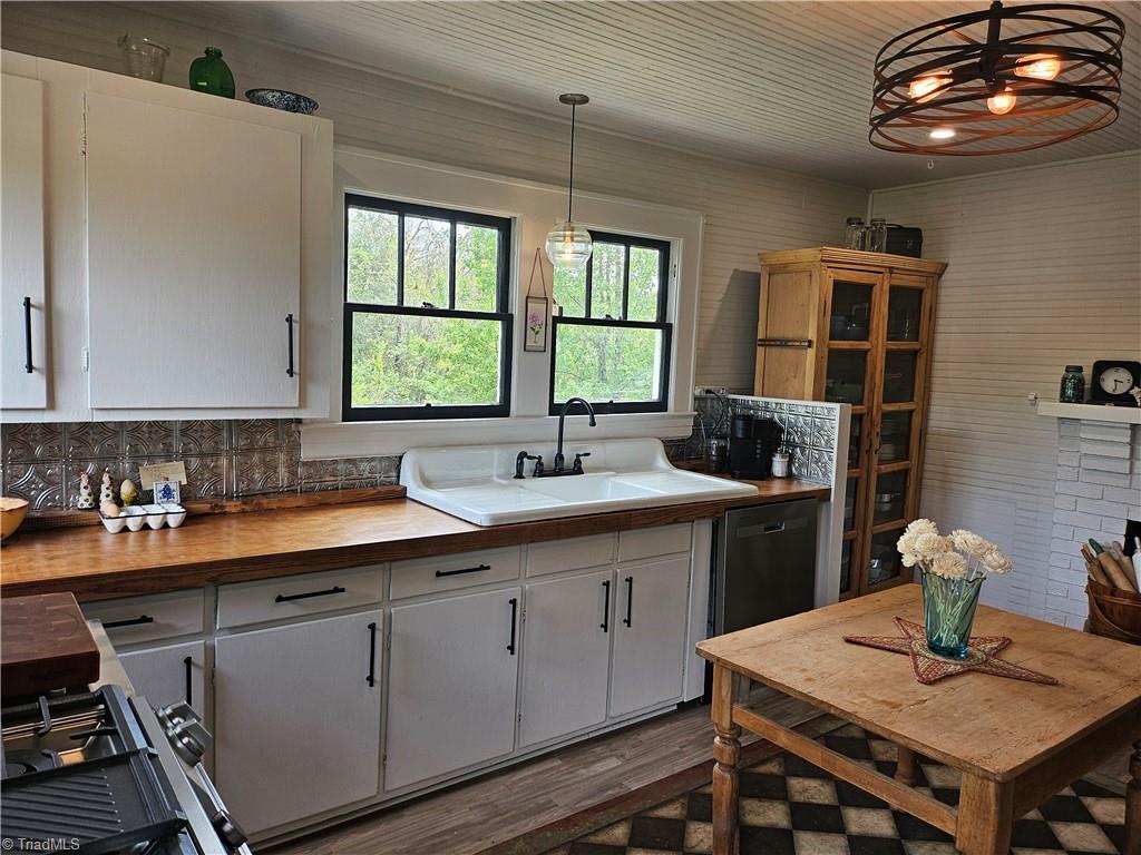 4255 Wallburg-High Point Road High Point, NC 27265 - Photo 9 of 49