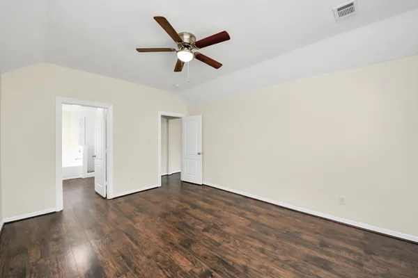 a view of an empty walk in closet