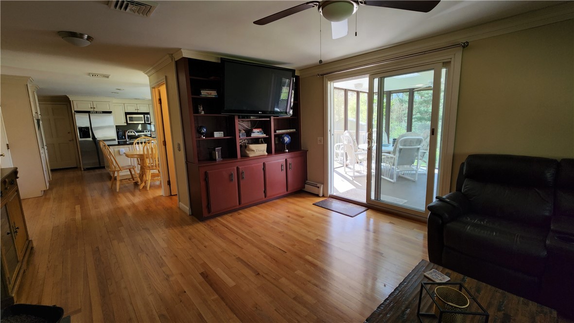 672 Plainfield Pike Scituate, RI 02857 - Photo 14 of 31