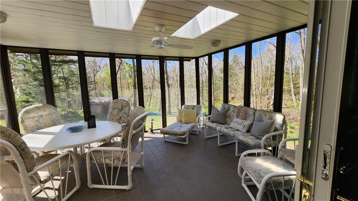 672 Plainfield Pike Scituate, RI 02857 - Photo 16 of 31