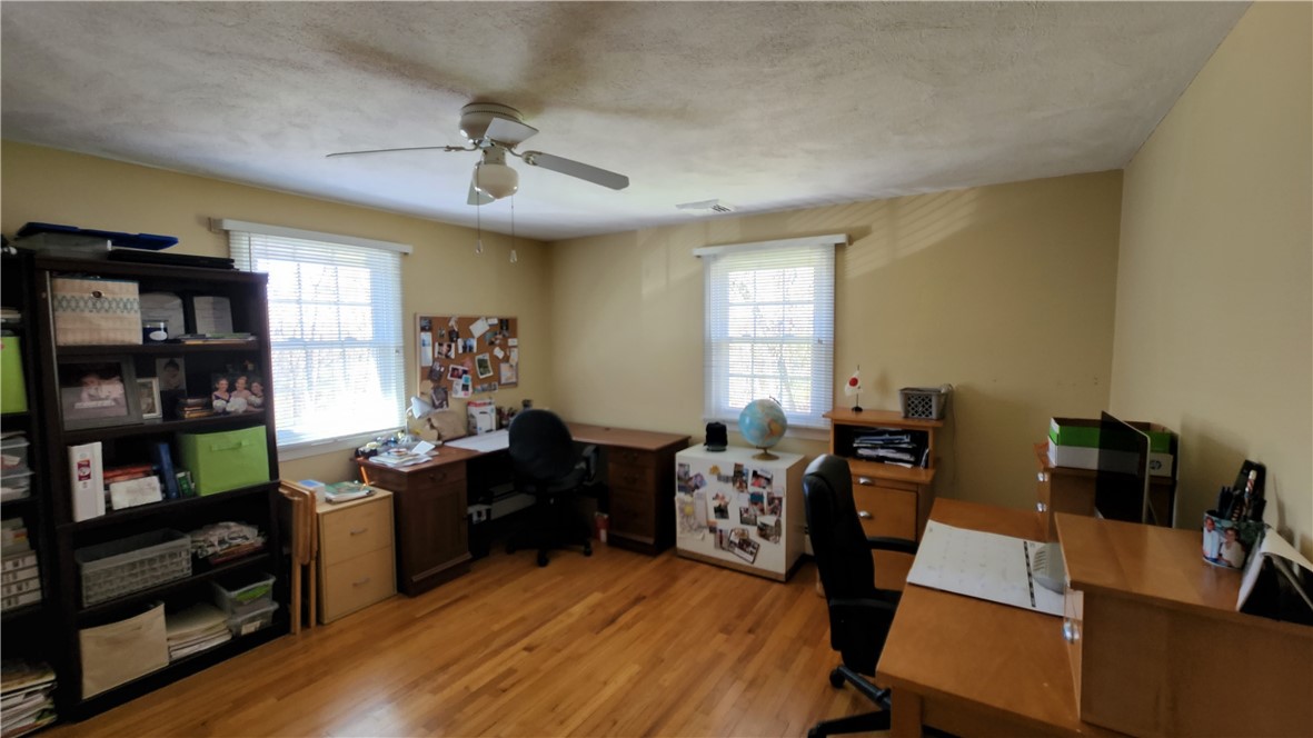 672 Plainfield Pike Scituate, RI 02857 - Photo 26 of 31