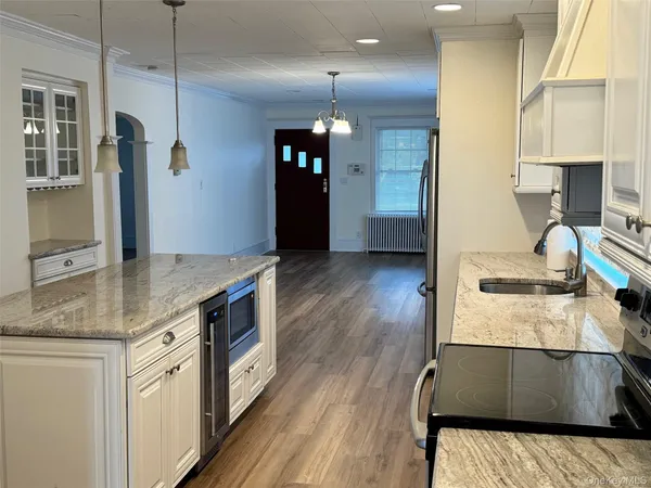 $3,200 | 22 West 1st Street, Patchogue, NY 11772