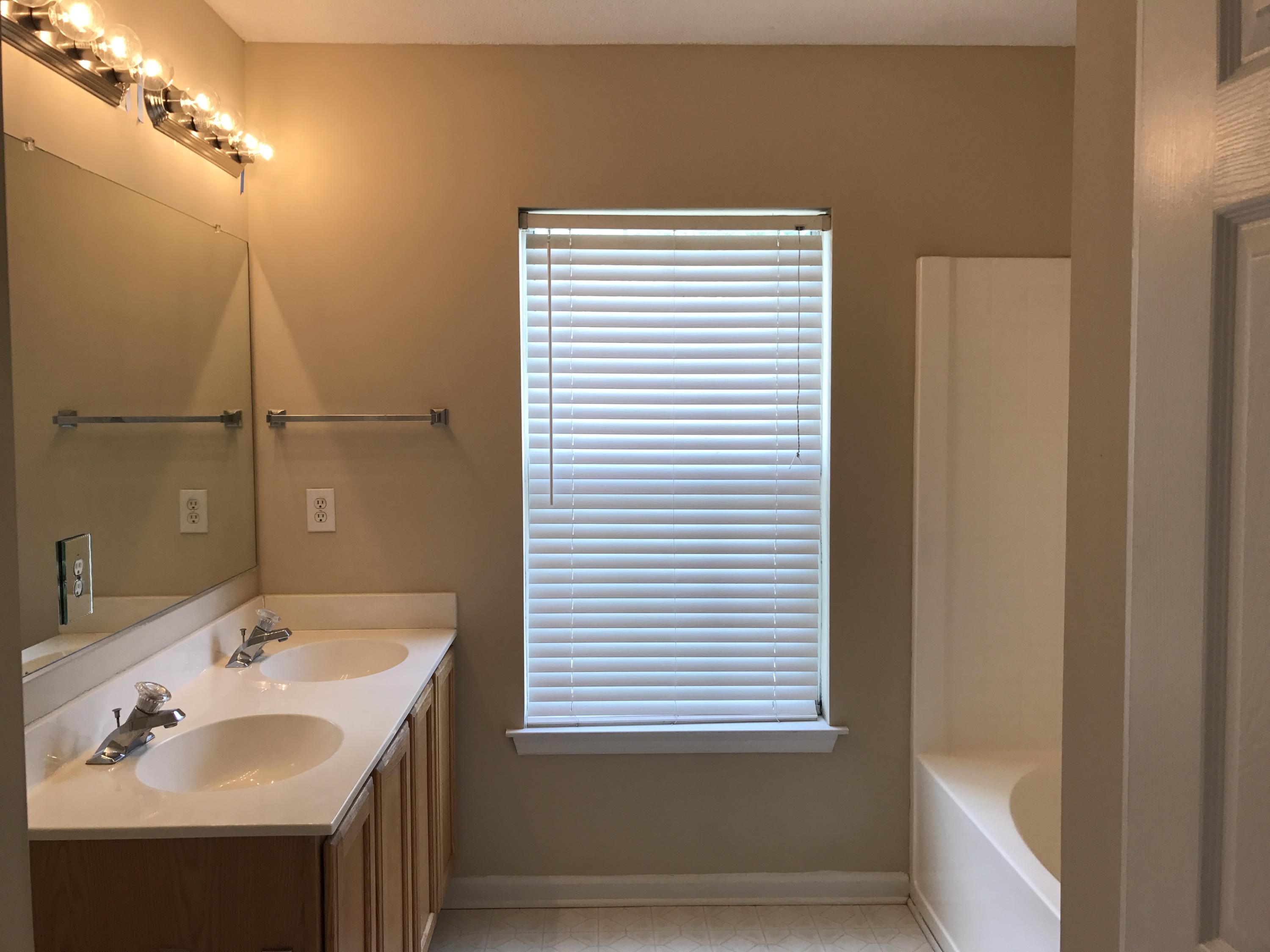 112 2 Pond Loop Ladson, SC 29456 - Photo 5 of 10 Master bath