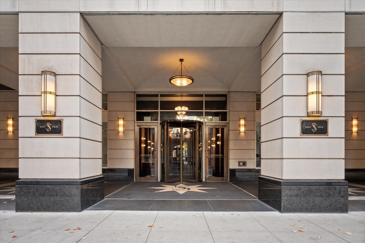 55 East Erie Street, Unit 1903 Chicago, IL 60611 - Photo 2 of 39 a view of a garage