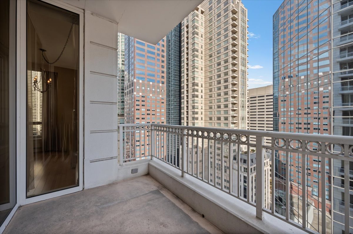 55 East Erie Street, Unit 1903 Chicago, IL 60611 - Photo 33 of 39 a view of a balcony with city view
