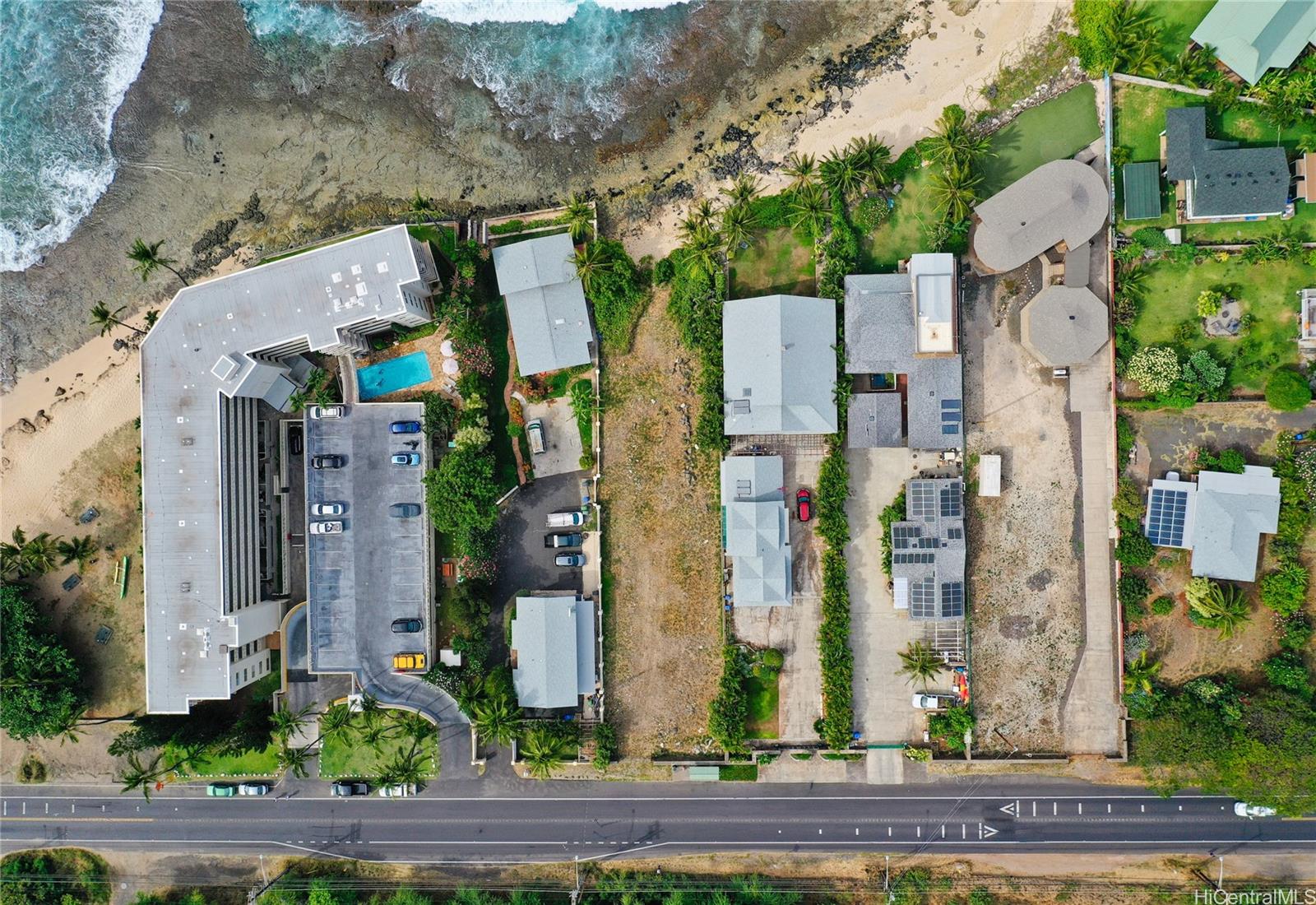 84-253 Farrington Highway Waianae, HI 96792 - Photo 20 of 23 front view of a houses with a yard