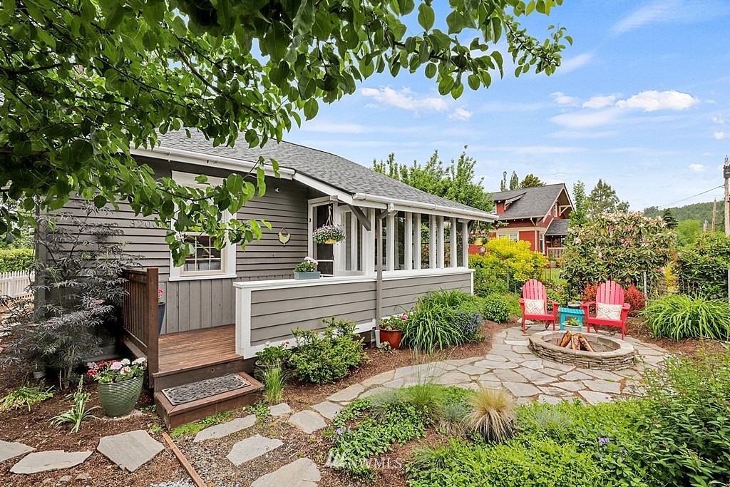 32006 East Rutherford Street Carnation, WA 98014 - Photo 1 of 22 Gallery Image 1
