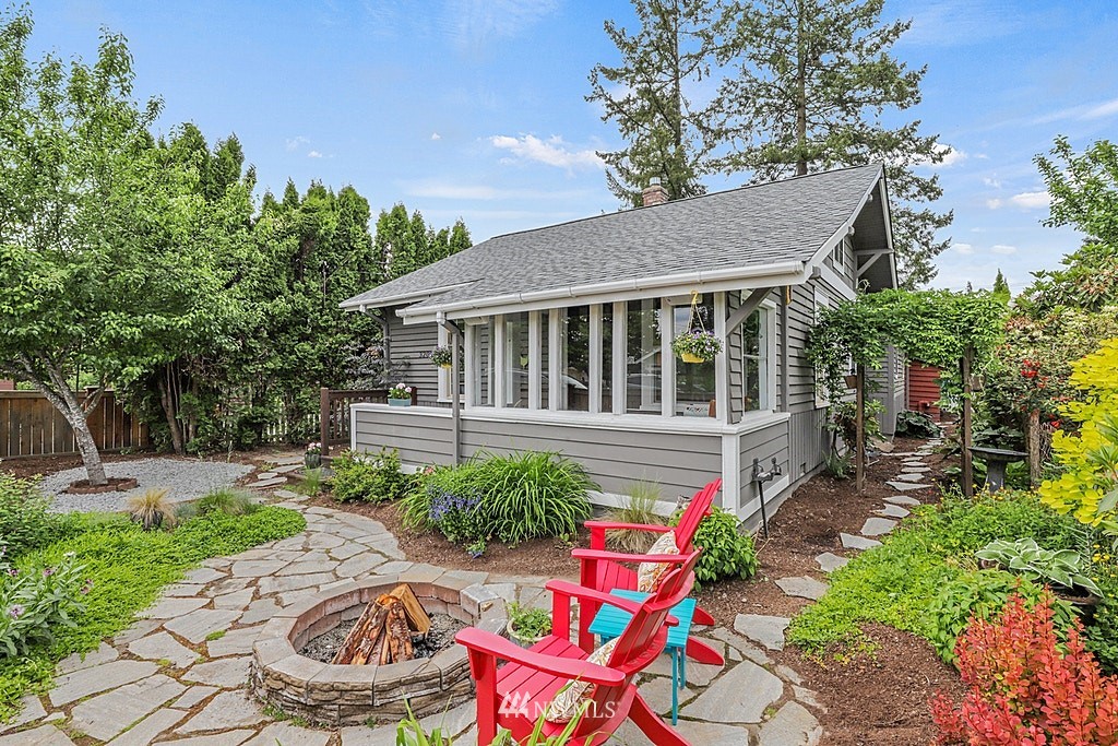 32006 East Rutherford Street Carnation, WA 98014 - Photo 3 of 22 Gallery Image 3