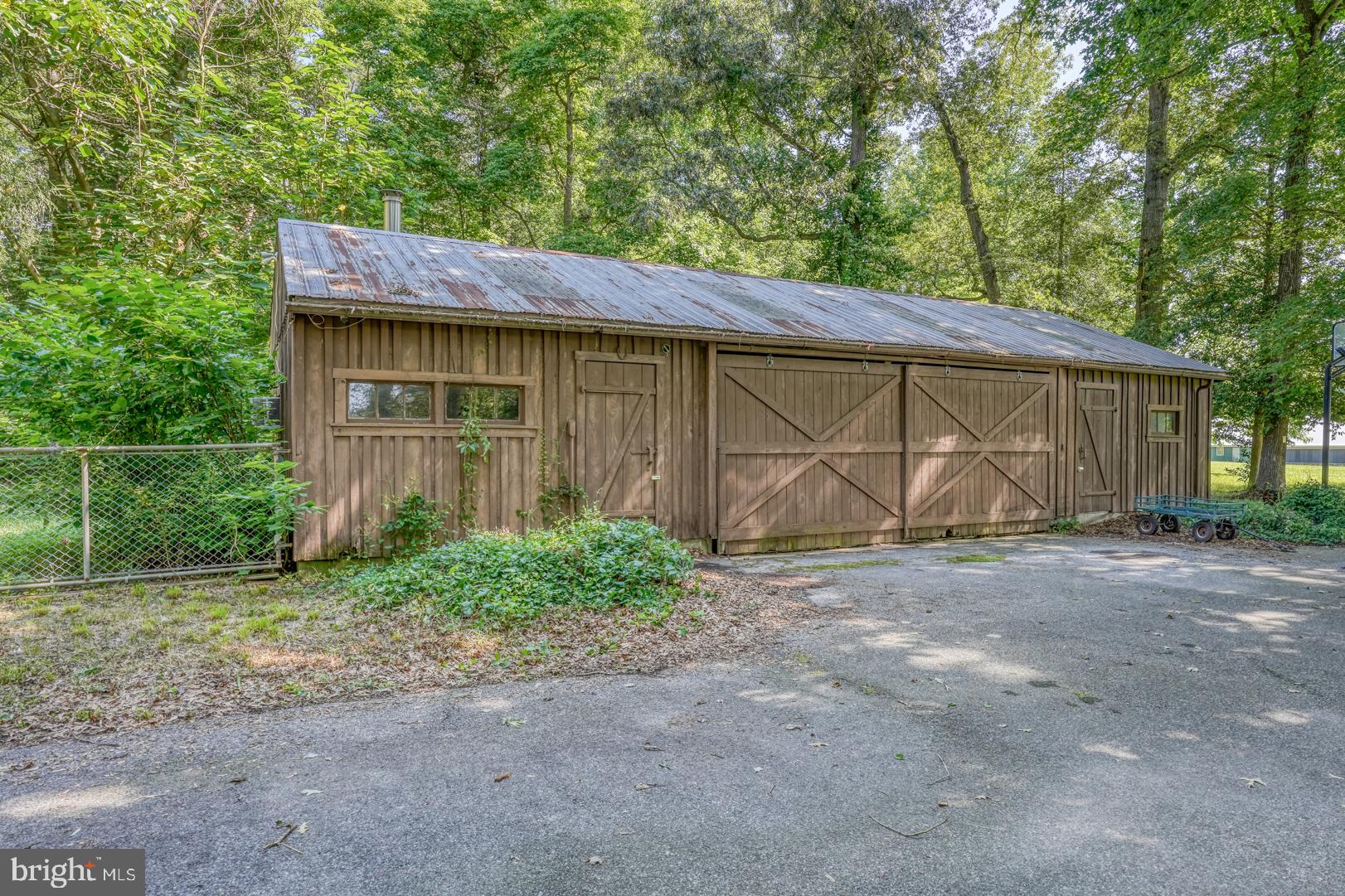 19447 Parsons Road Georgetown, DE 19947 - Photo 37 of 54 Detached garage