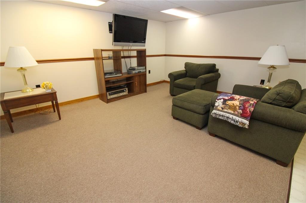 3725 Oakton Road Pittsburgh, PA 15227 - Photo 17 of 25 Gallery Image 17