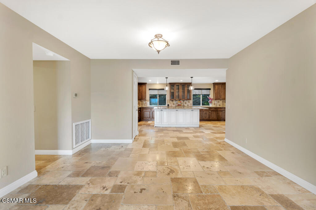 90 La Paz Court Simi Valley, CA 93065 - Photo 34 of 87