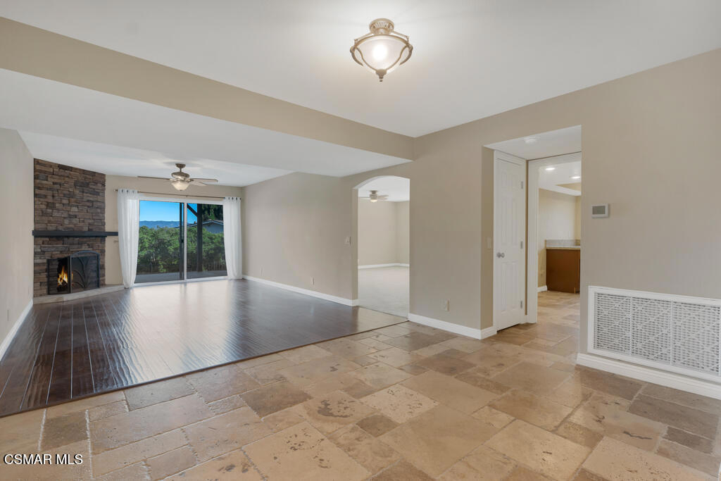 90 La Paz Court Simi Valley, CA 93065 - Photo 35 of 87