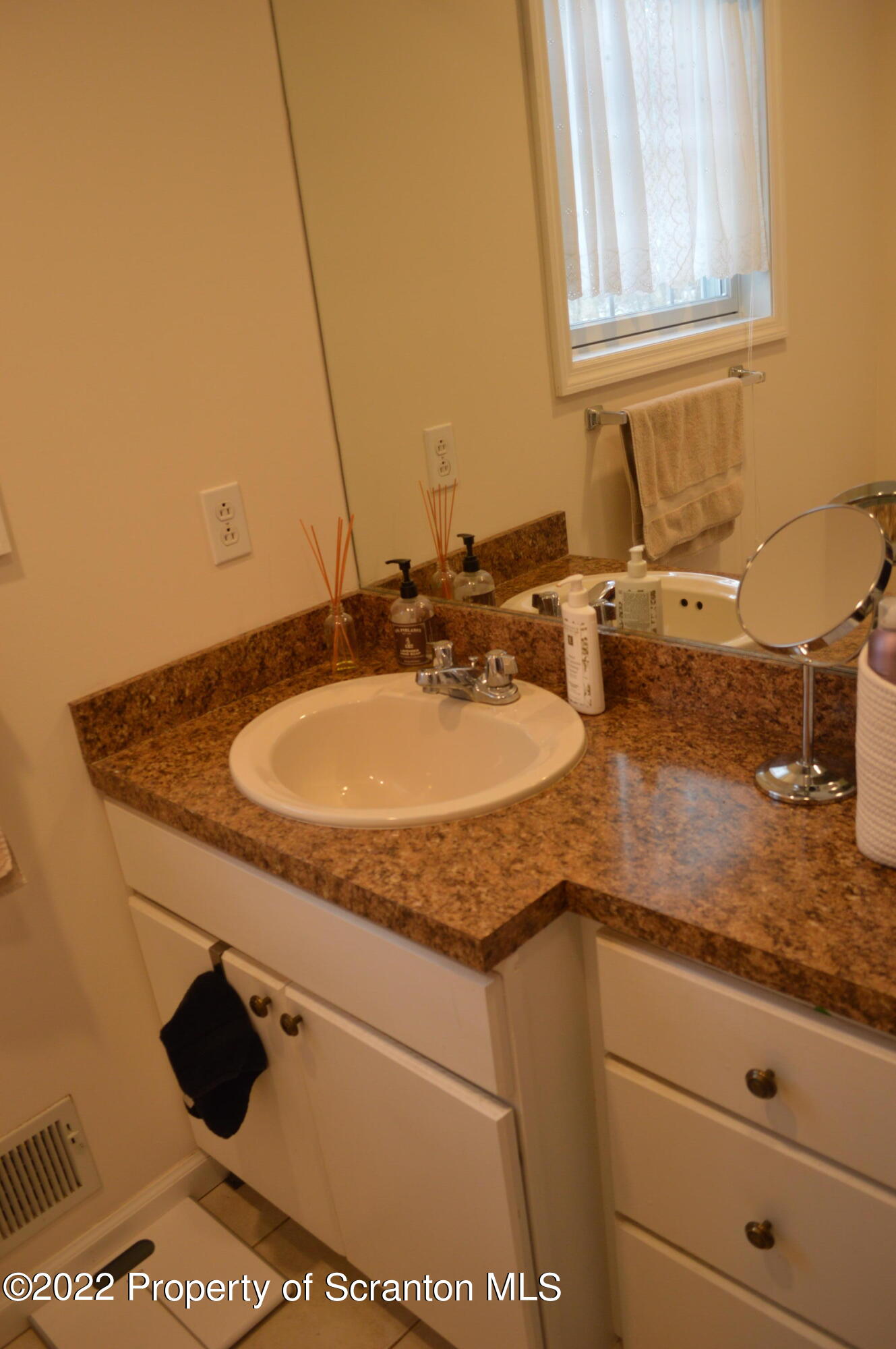 357-359 Edella Road Clarks Summit, PA 18411 - Photo 25 of 43 Gallery Image 25
