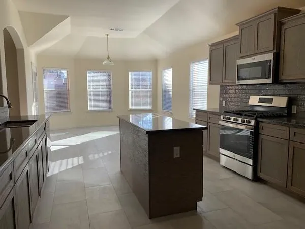 $2,600 | 2829 Rosewood Boulevard, McKinney, TX 75071