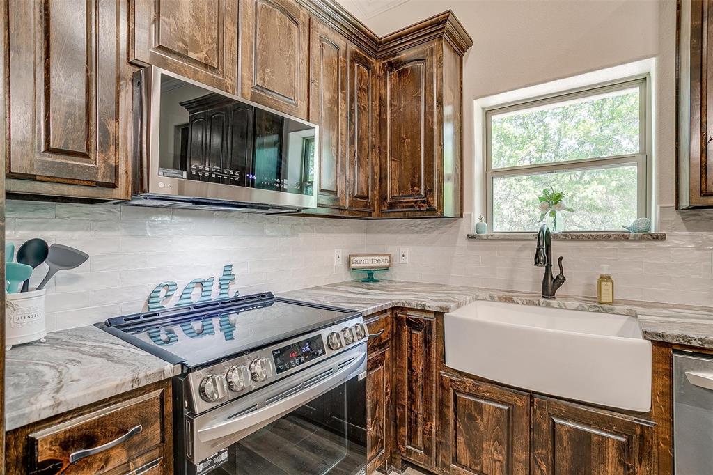 313 Broken Road Perrin, TX 76486 - Photo 12 of 38