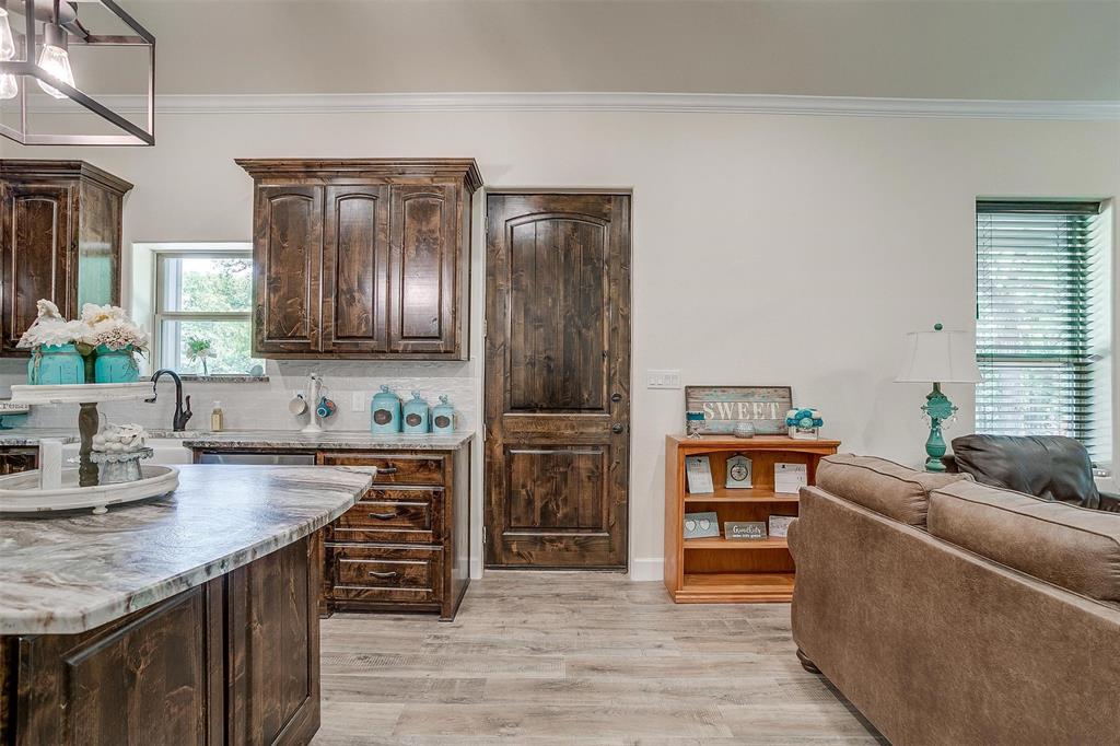 313 Broken Road Perrin, TX 76486 - Photo 6 of 38