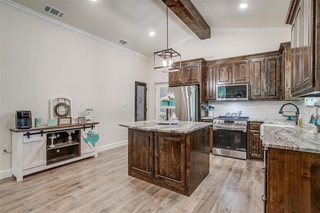 313 Broken Road Perrin, TX 76486 - Photo 8 of 38