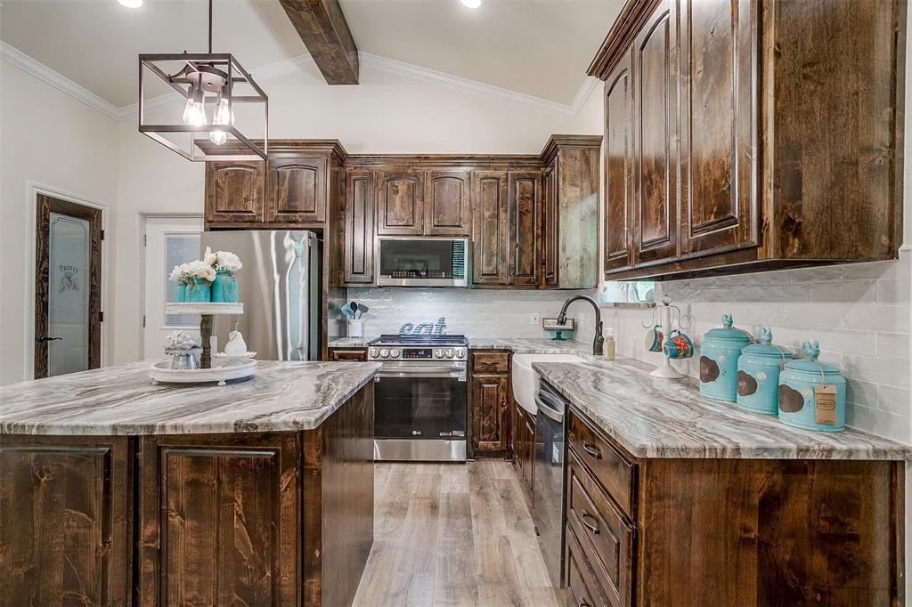 313 Broken Road Perrin, TX 76486 - Photo 9 of 38