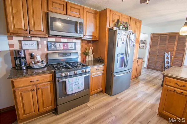 $148,000 | 416 East Bayles Street, Brownstown, IL 62418