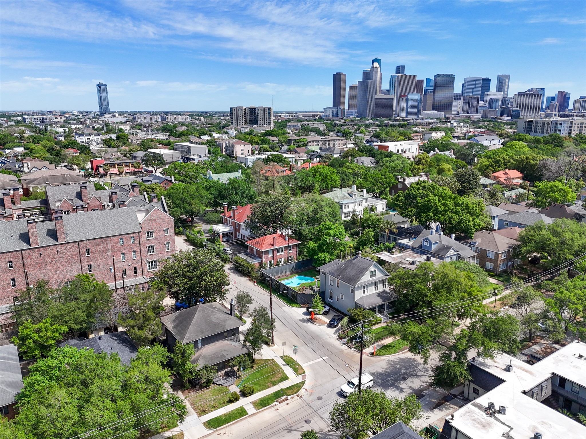 518 Hawthorne Street, Unit 2 Houston, TX 77006 - Photo 15 of 15 a view of a city