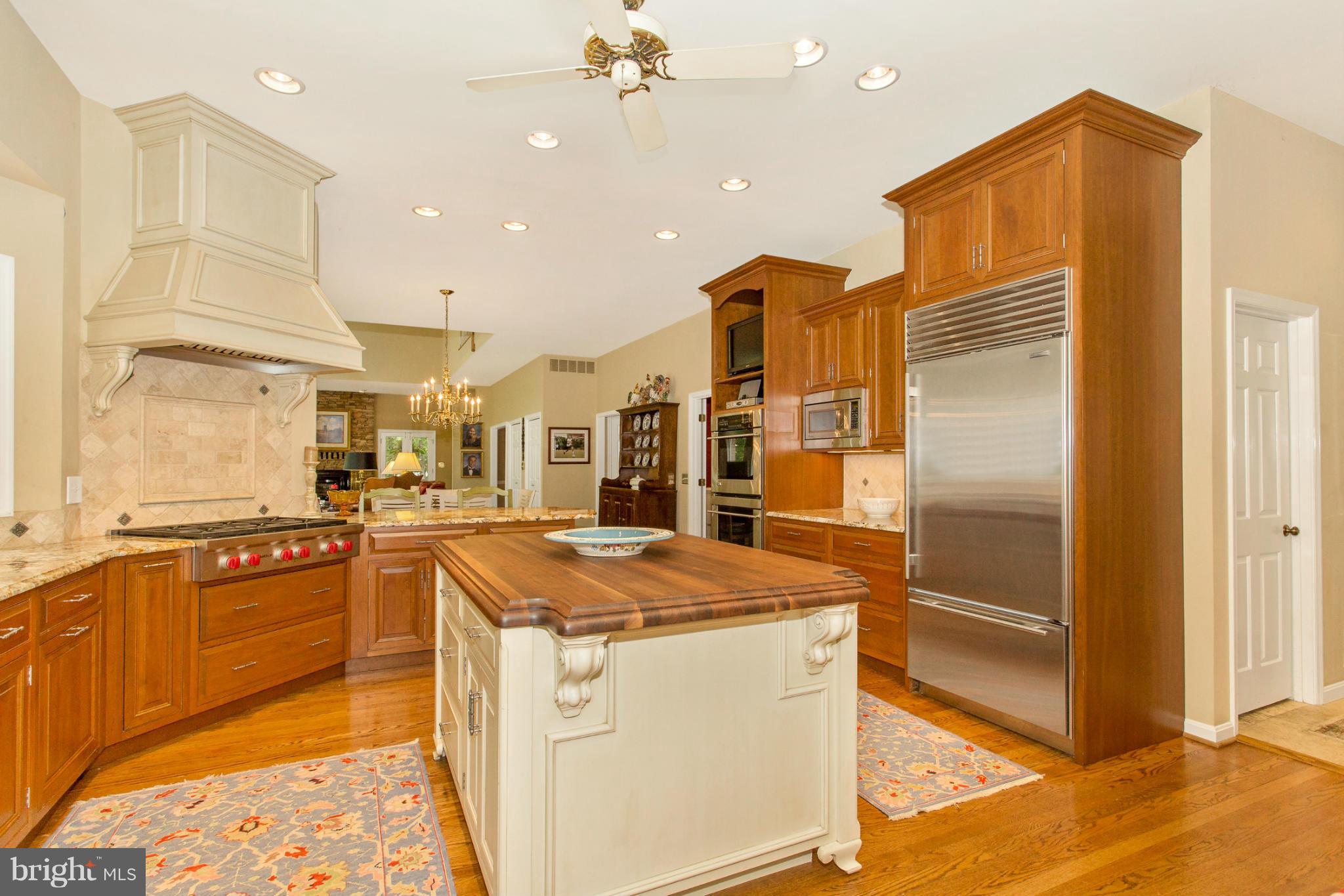 2004 Huntcliff Drive Gambrills, MD 21054 - Photo 16 of 30 Kitchen
