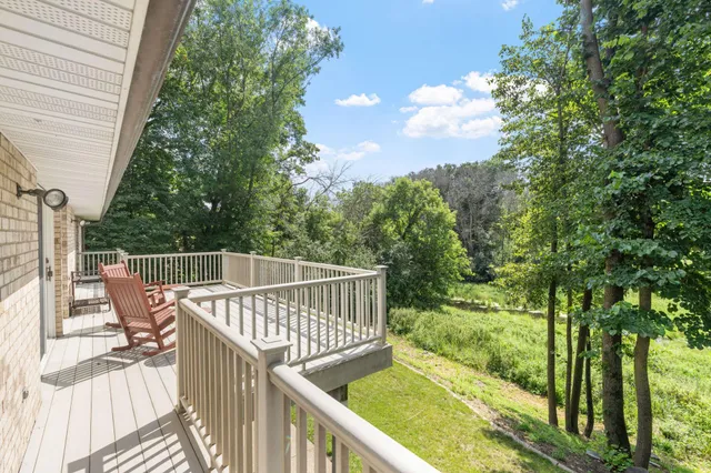 $1,100,000 | 481 Peavey Lane, Wayzata, MN 55391