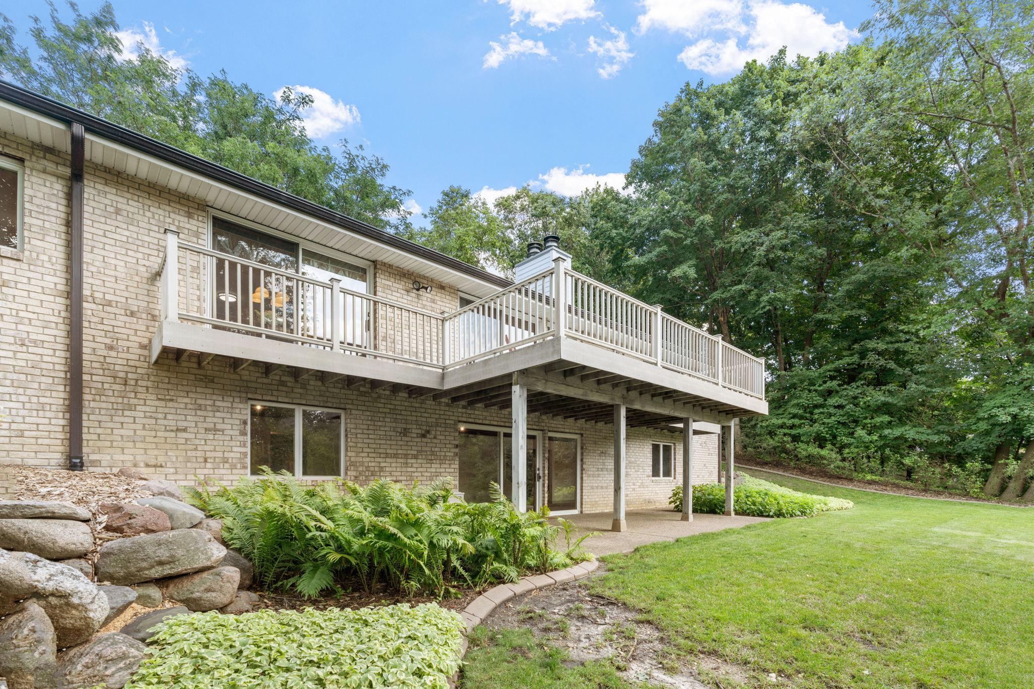 481 Peavey Lane Wayzata, MN 55391 - Photo 13 of 55