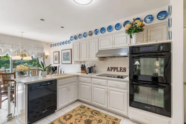 $1,100,000 | 481 Peavey Lane, Wayzata, MN 55391