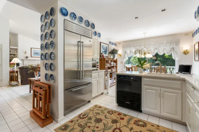 $1,100,000 | 481 Peavey Lane, Wayzata, MN 55391